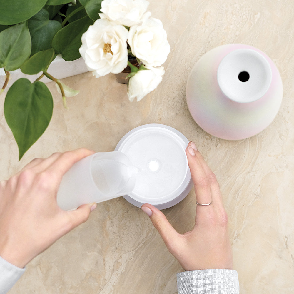 homedics-blossom-ultrasonic-essential-oil-diffuser-with-ellia-starter-kit image 2