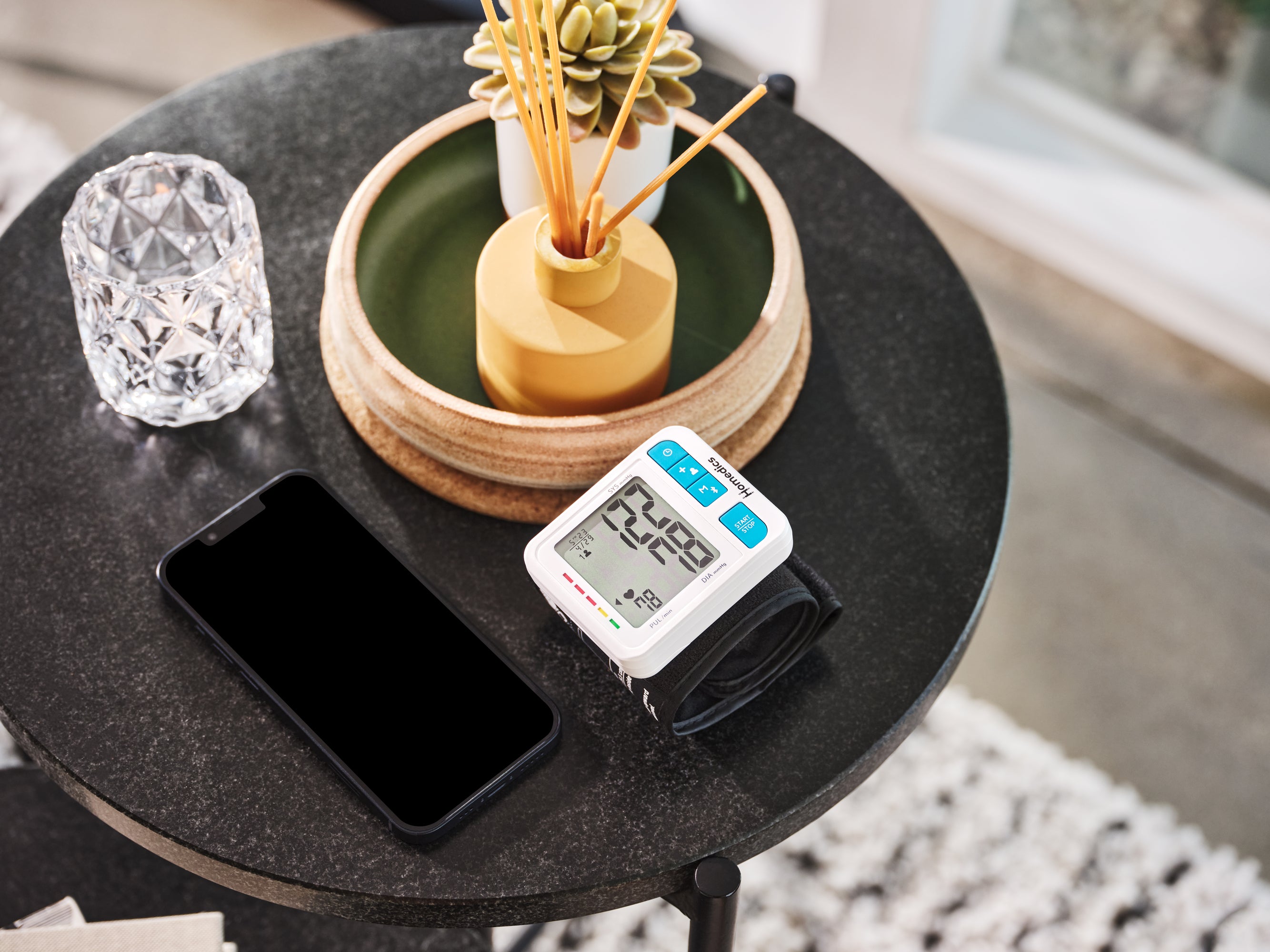 homedics-wrist-blood-pressure-monitor-with-bluetooth image 4