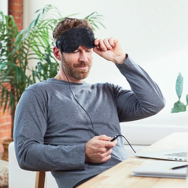 homedics-hot-and-cold-gel-eye-mask-reusable-therapy-mask-for-tired-eyes-and-puff image 6