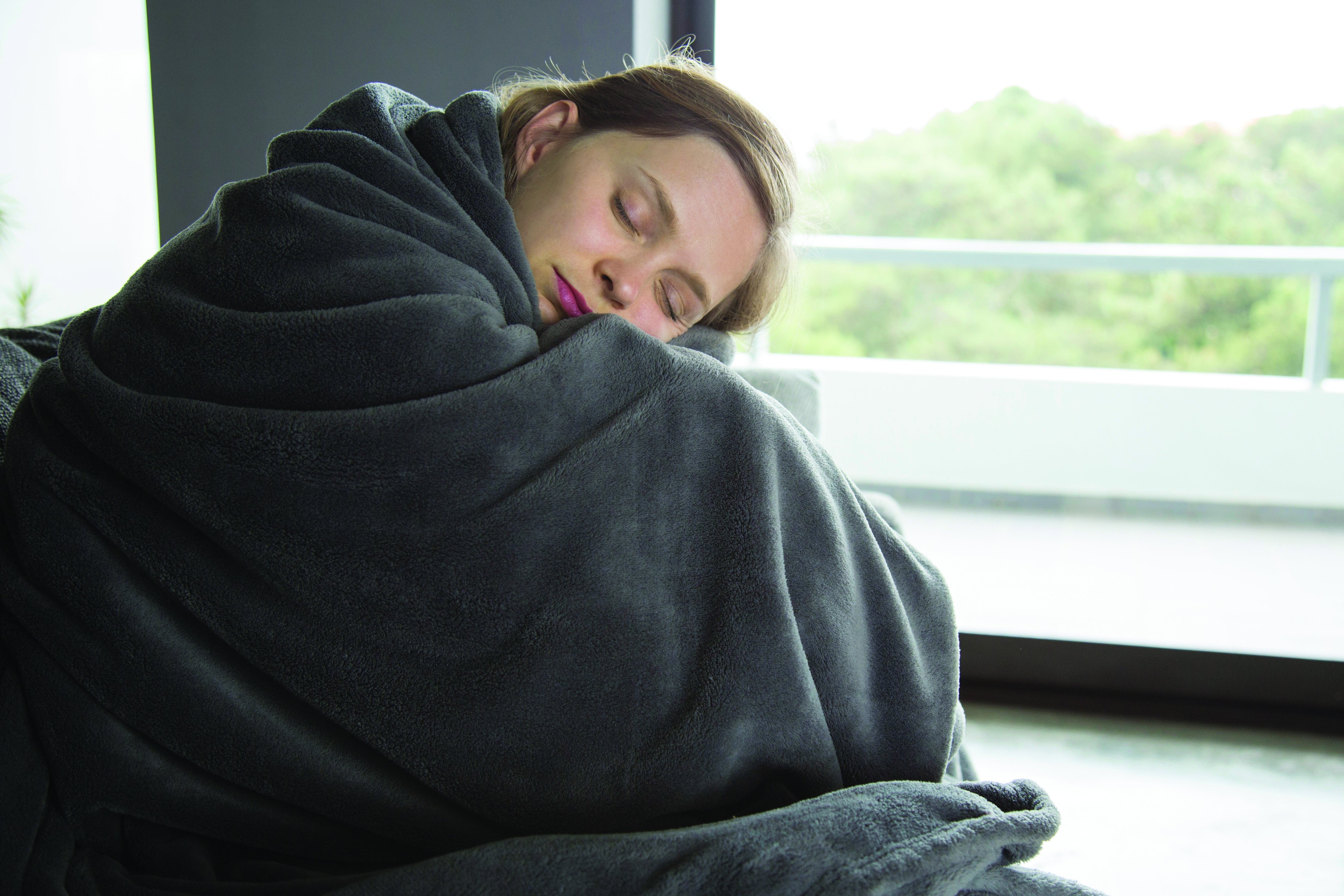 homedics-obusessentials-12-lb-weighted-blanket image 3